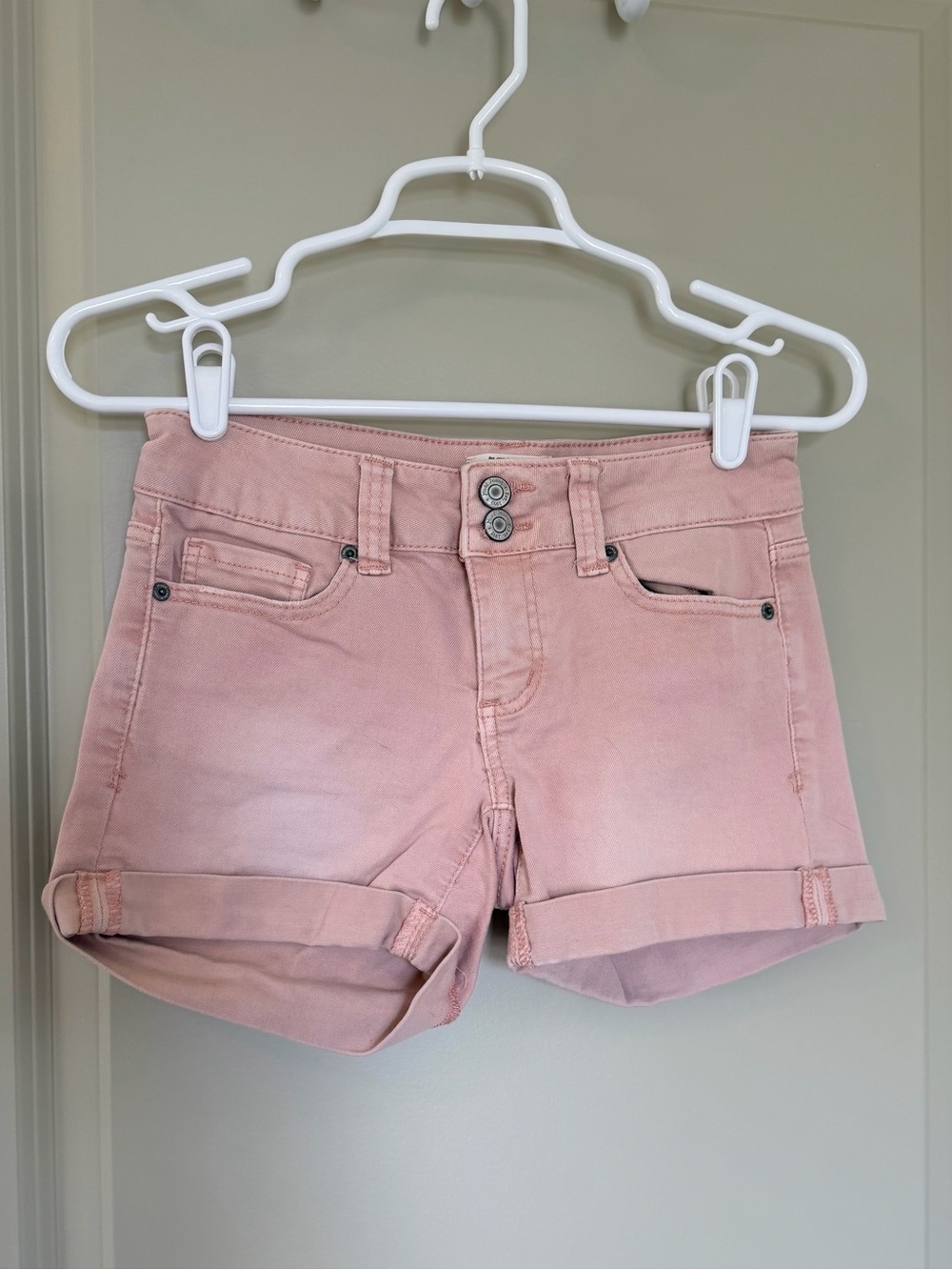 Mudd Women's Size 3 Blush Pink Rolled-Hem Denim Shorts
